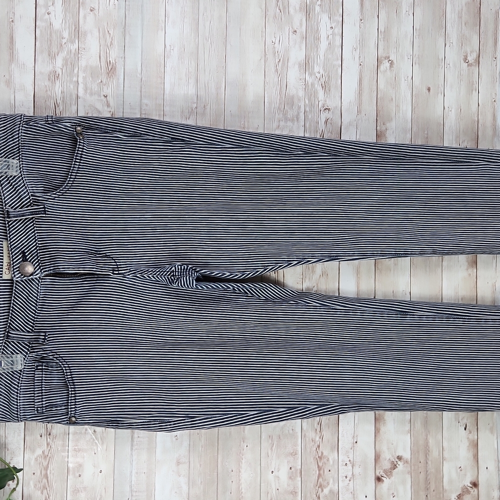 CAbi, women's blue/white stripe jeans, back pockets, great condition, Sz… - Picture 2 of 14
